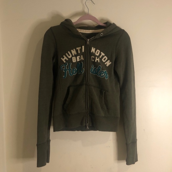 hollister zip up sweater